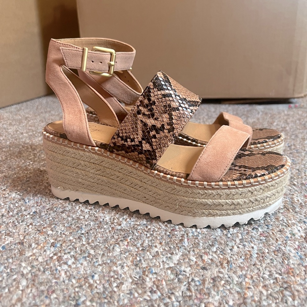 Crown Vintage platform sandals